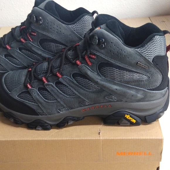 Merrell Men's MOAB Waterproof Mid-cut Hiking Shoes! - Picture 3 of 6